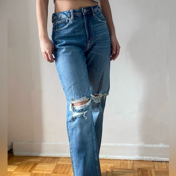 Garage Ripped Mom Jeans - Picture 2 of 5